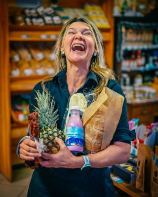 Keď predávaš poctivé, tak je práca zábavou 🥳. V Zrnku v Žabokrekoch nájdete všetko, čo patrí na stôl v každej turčianskej...